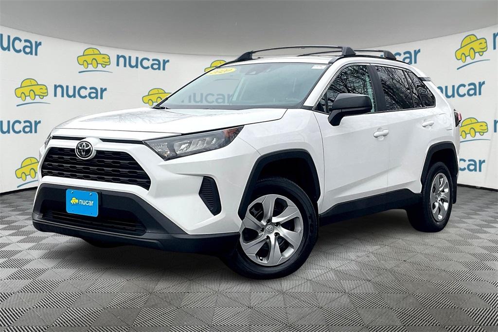 2020 Toyota RAV4 LE - Photo 3