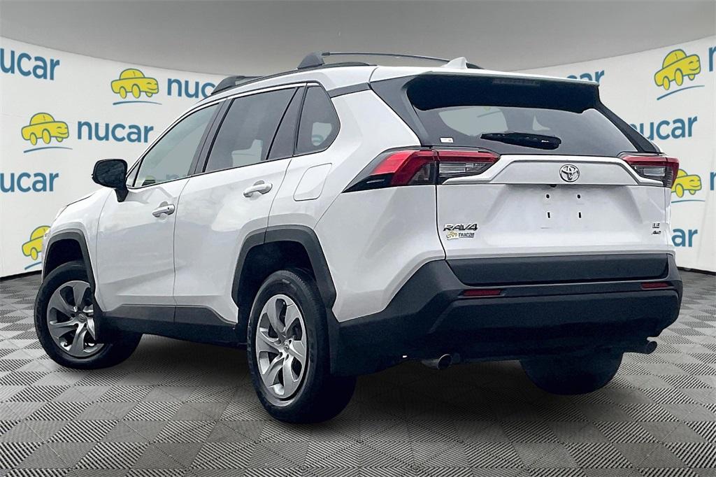 2020 Toyota RAV4 LE - Photo 4