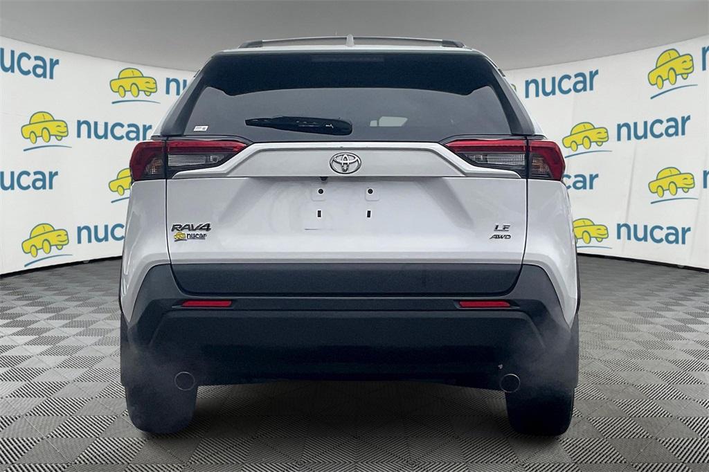 2020 Toyota RAV4 LE - Photo 5