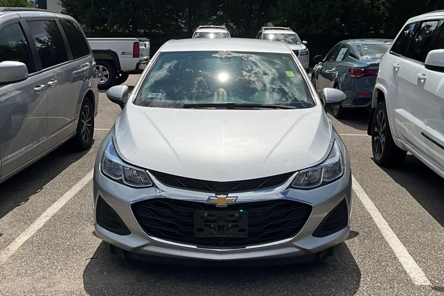 2019 Chevrolet Cruze LS - Photo 2