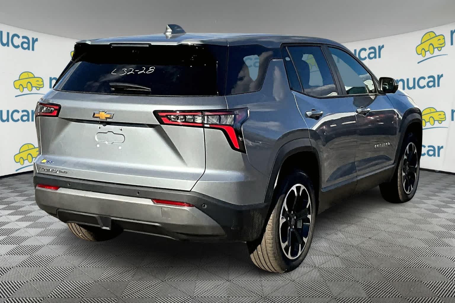 2025 Chevrolet Equinox AWD LT - Photo 6