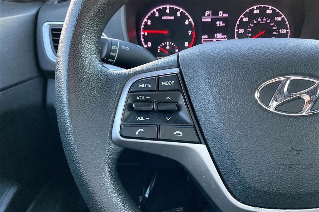 2021 Hyundai Accent SE - Photo 21