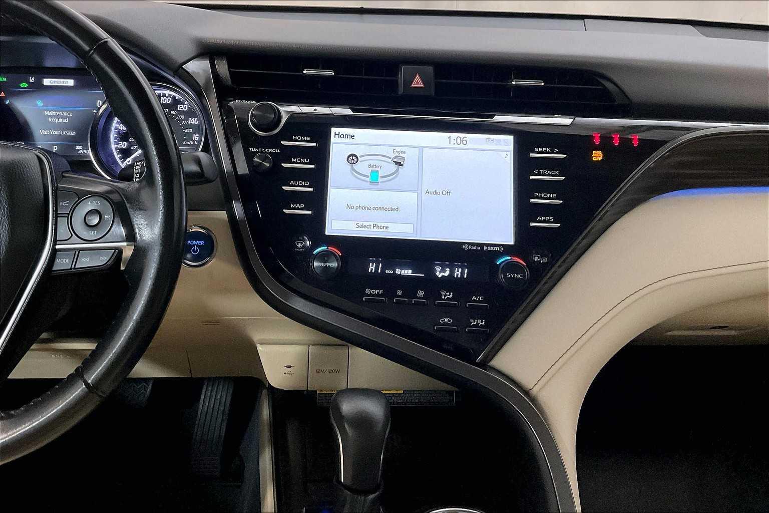 2019 Toyota Camry Hybrid XLE - Photo 18