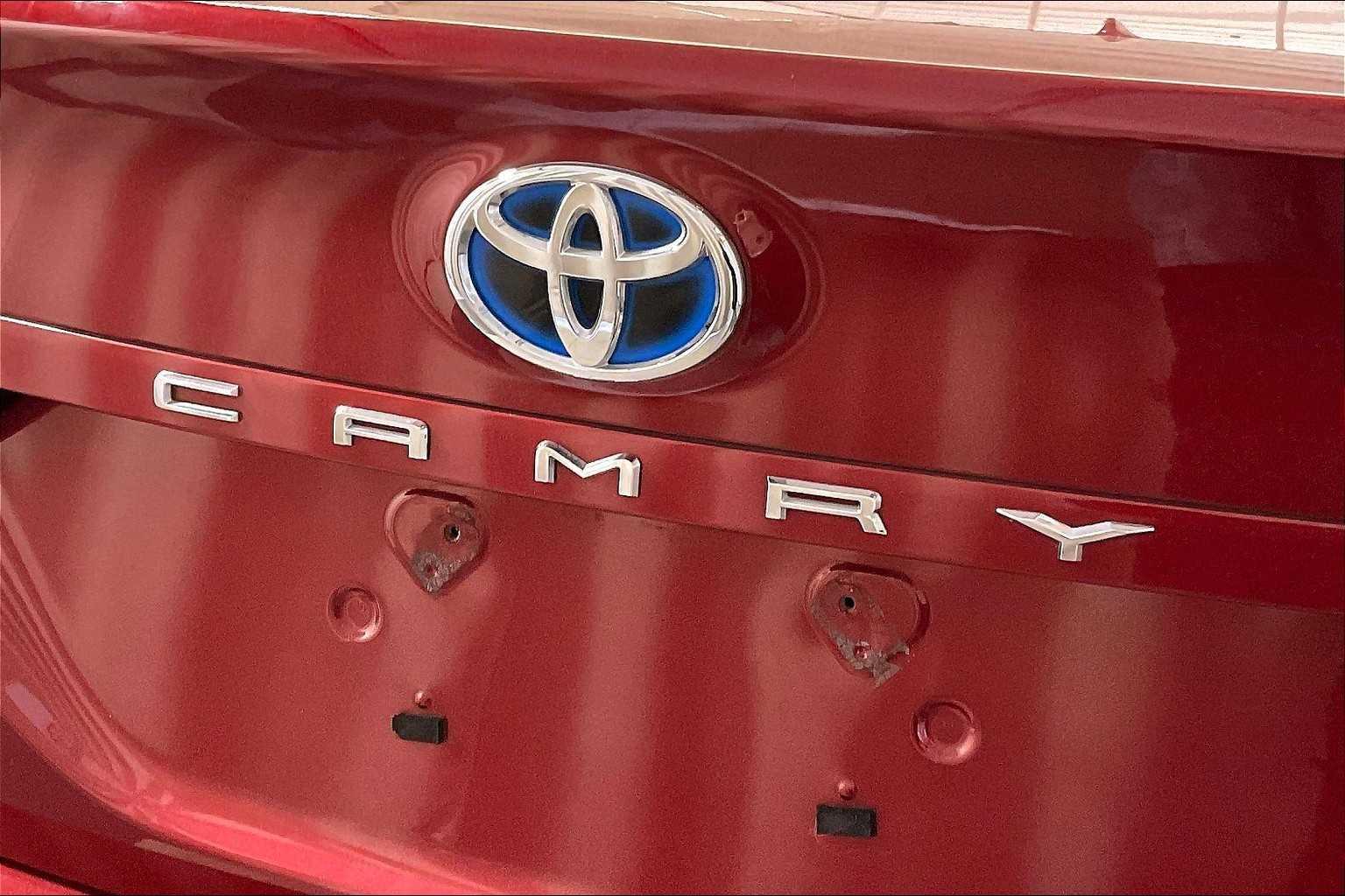 2019 Toyota Camry Hybrid XLE - Photo 28