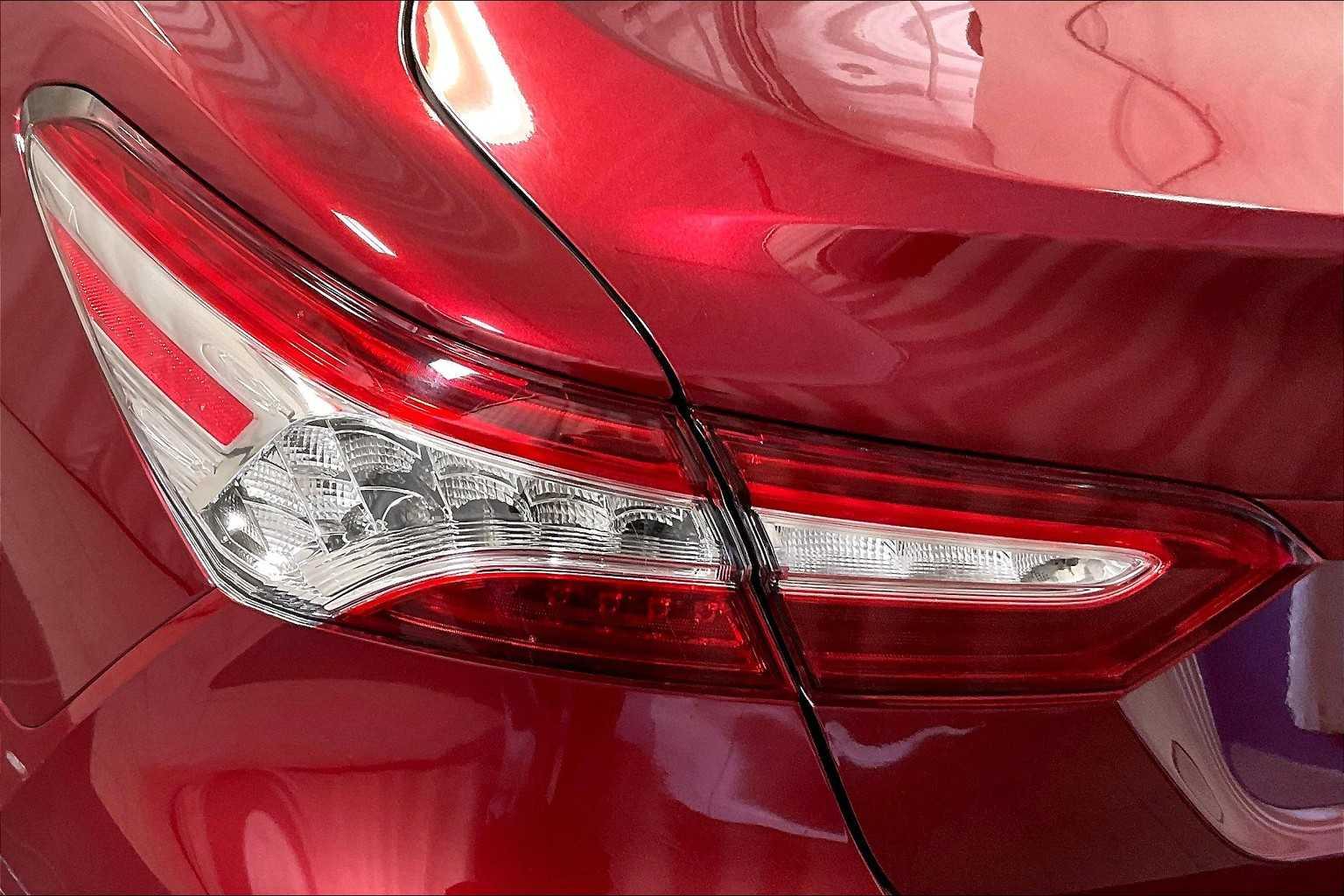 2019 Toyota Camry Hybrid XLE - Photo 33