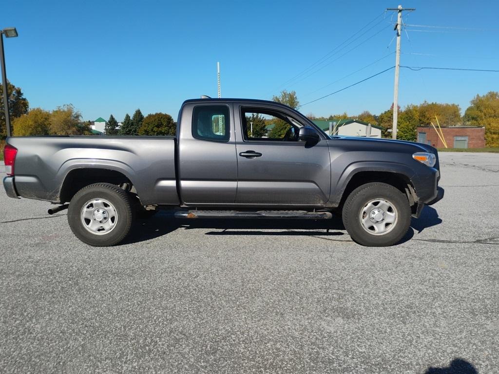 2017 Toyota Tacoma SR5 - Photo 4