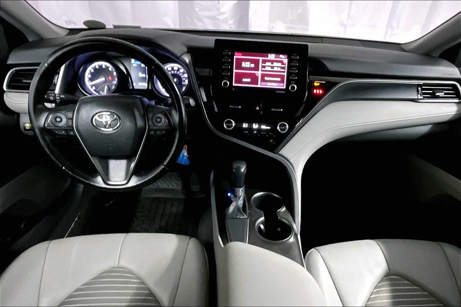 2021 Toyota Camry SE - Photo 21