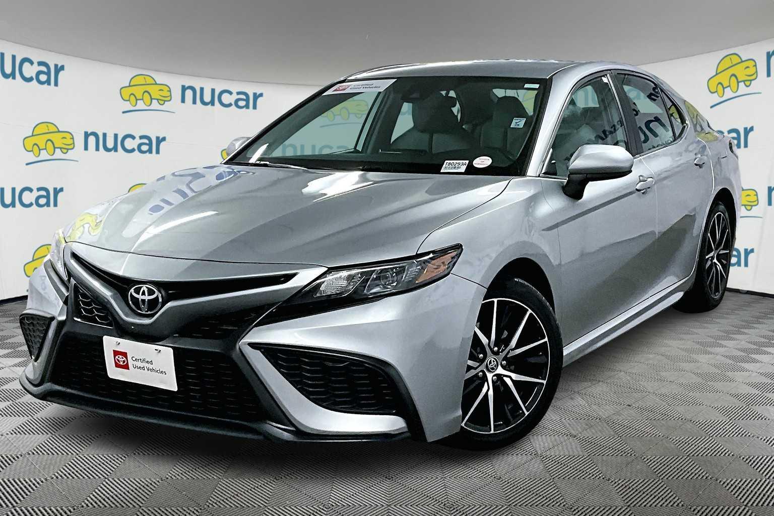 2021 Toyota Camry SE - Photo 3