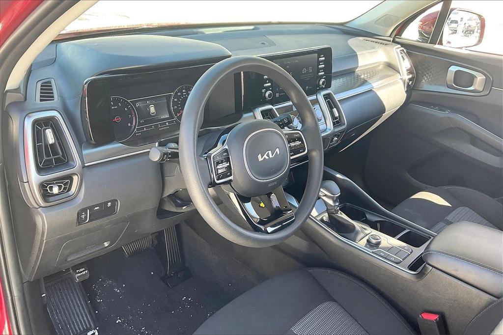 2022 Kia Sorento LX - Photo 7