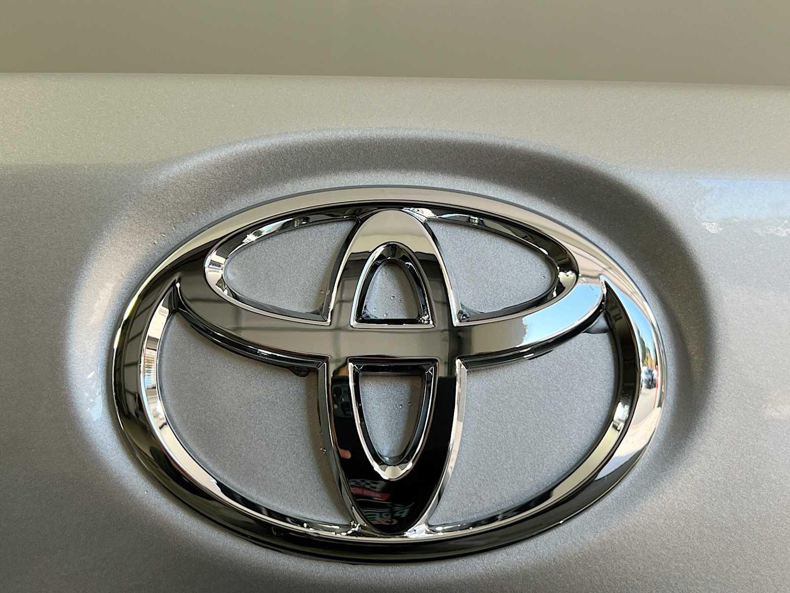 2024 Toyota Corolla LE - Photo 17