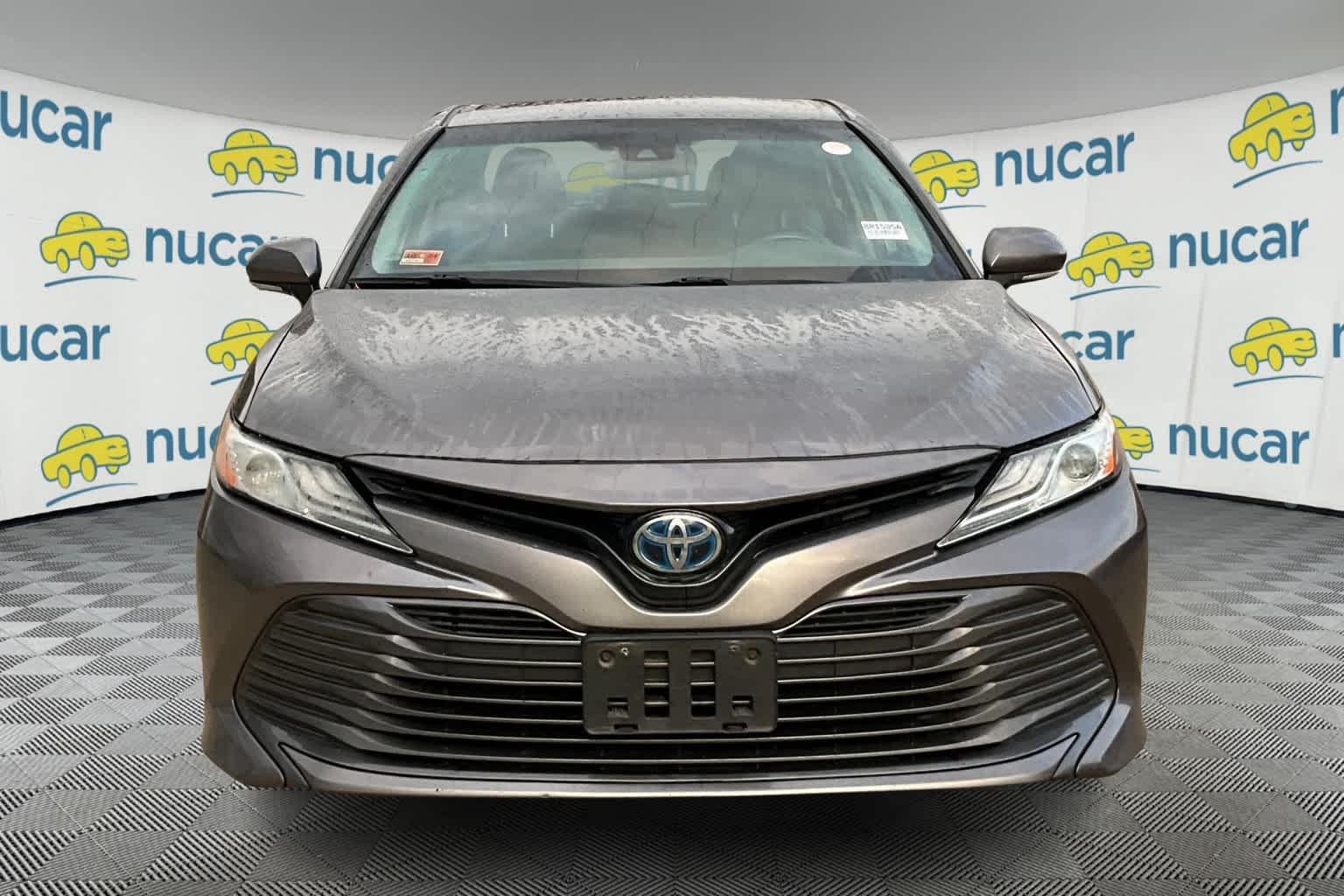 2019 Toyota Camry Hybrid XLE - Photo 2