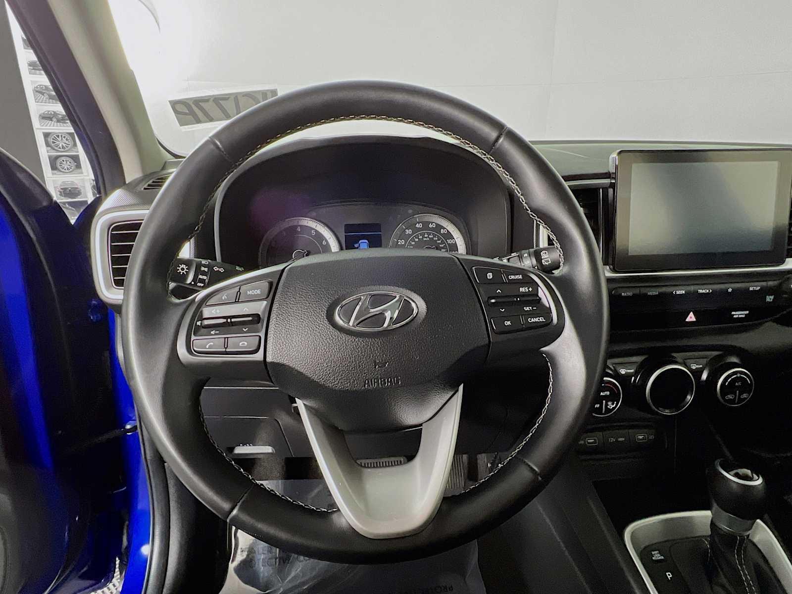 2022 Hyundai Venue SEL - Photo 11