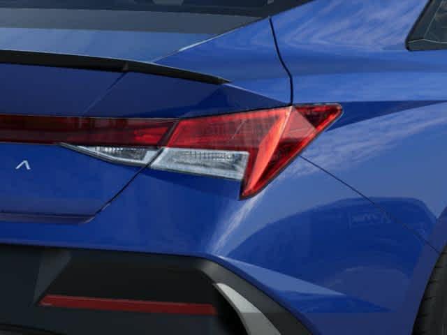 2025 Hyundai Elantra SEL Sport - Photo 11