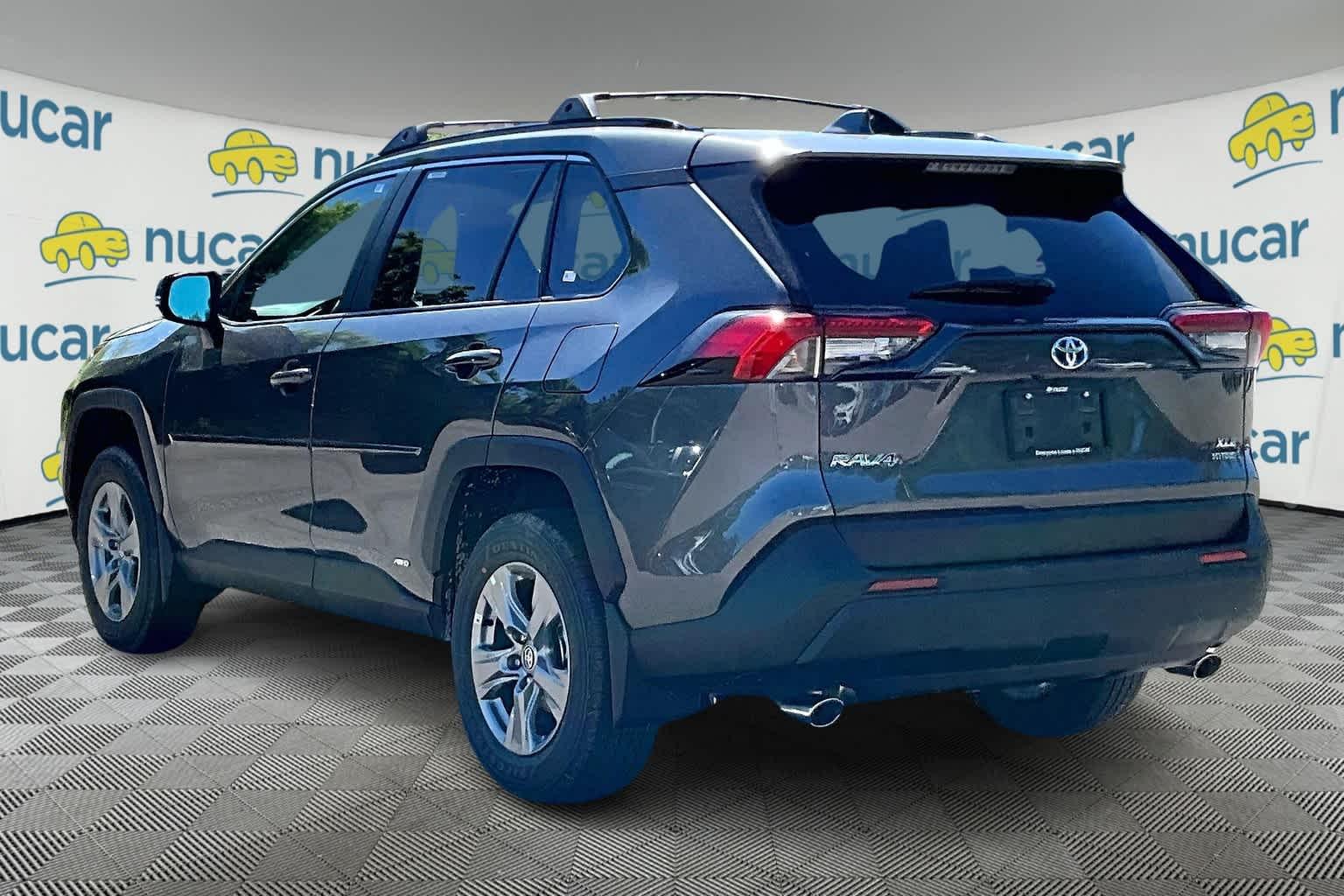 2024 Toyota RAV4 Hybrid XLE - Photo 5