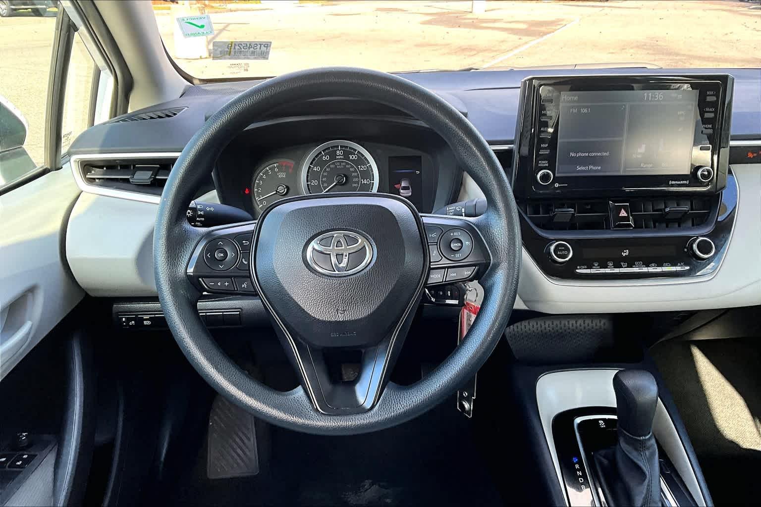 2022 Toyota Corolla LE - Photo 17