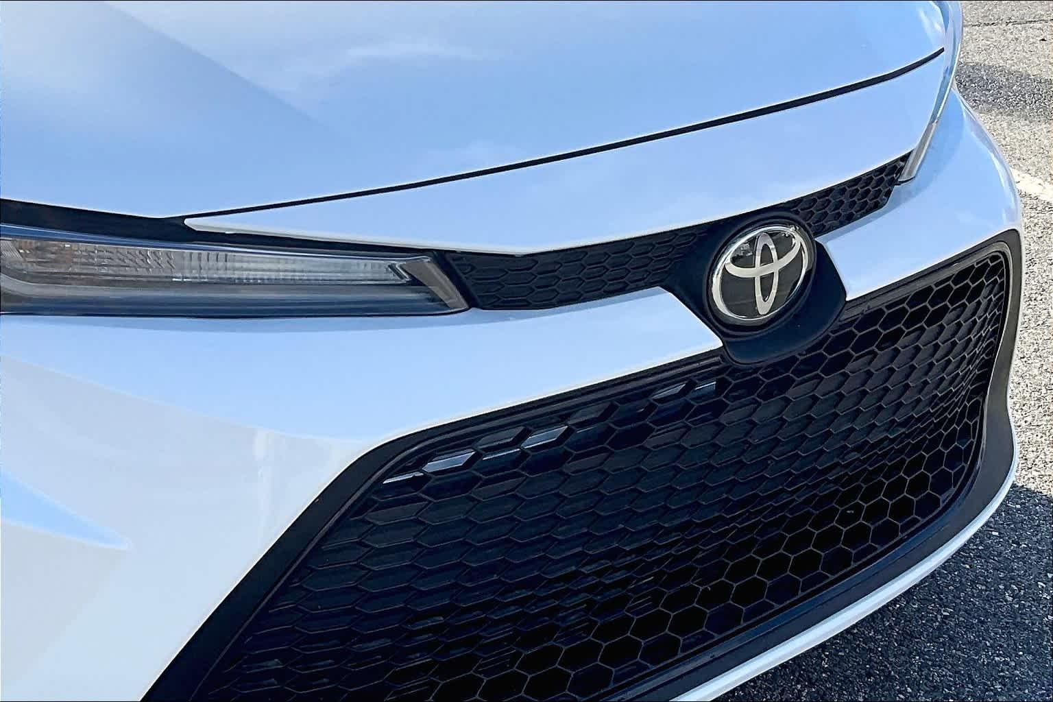 2022 Toyota Corolla LE - Photo 31