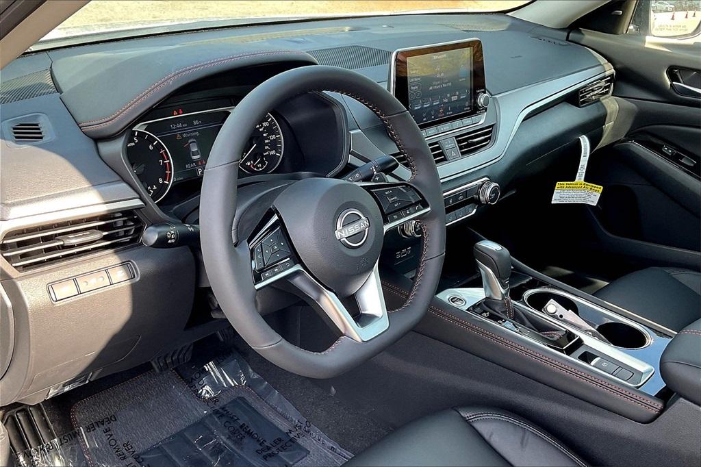 2024 Nissan Altima 2.5 SR - Photo 8