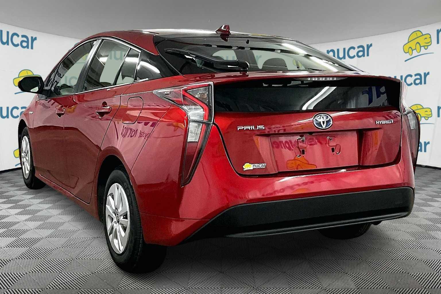 2016 Toyota Prius Two - Photo 4