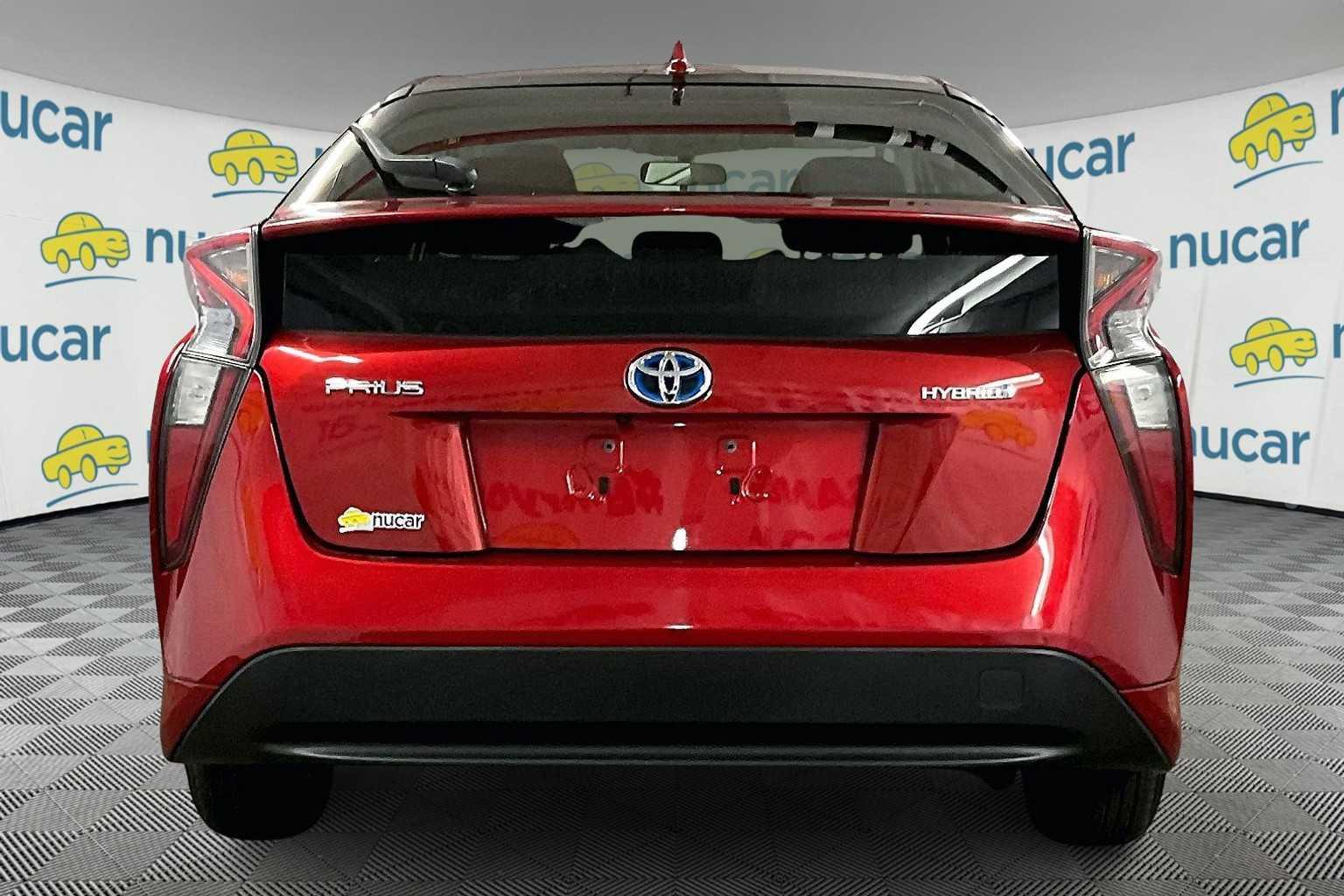 2016 Toyota Prius Two - Photo 5