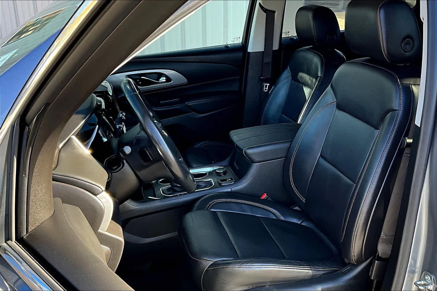 2021 Chevrolet Traverse LT Leather - Photo 10