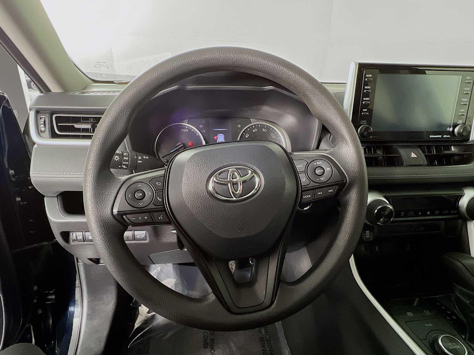 2021 Toyota RAV4 Hybrid XLE - Photo 11