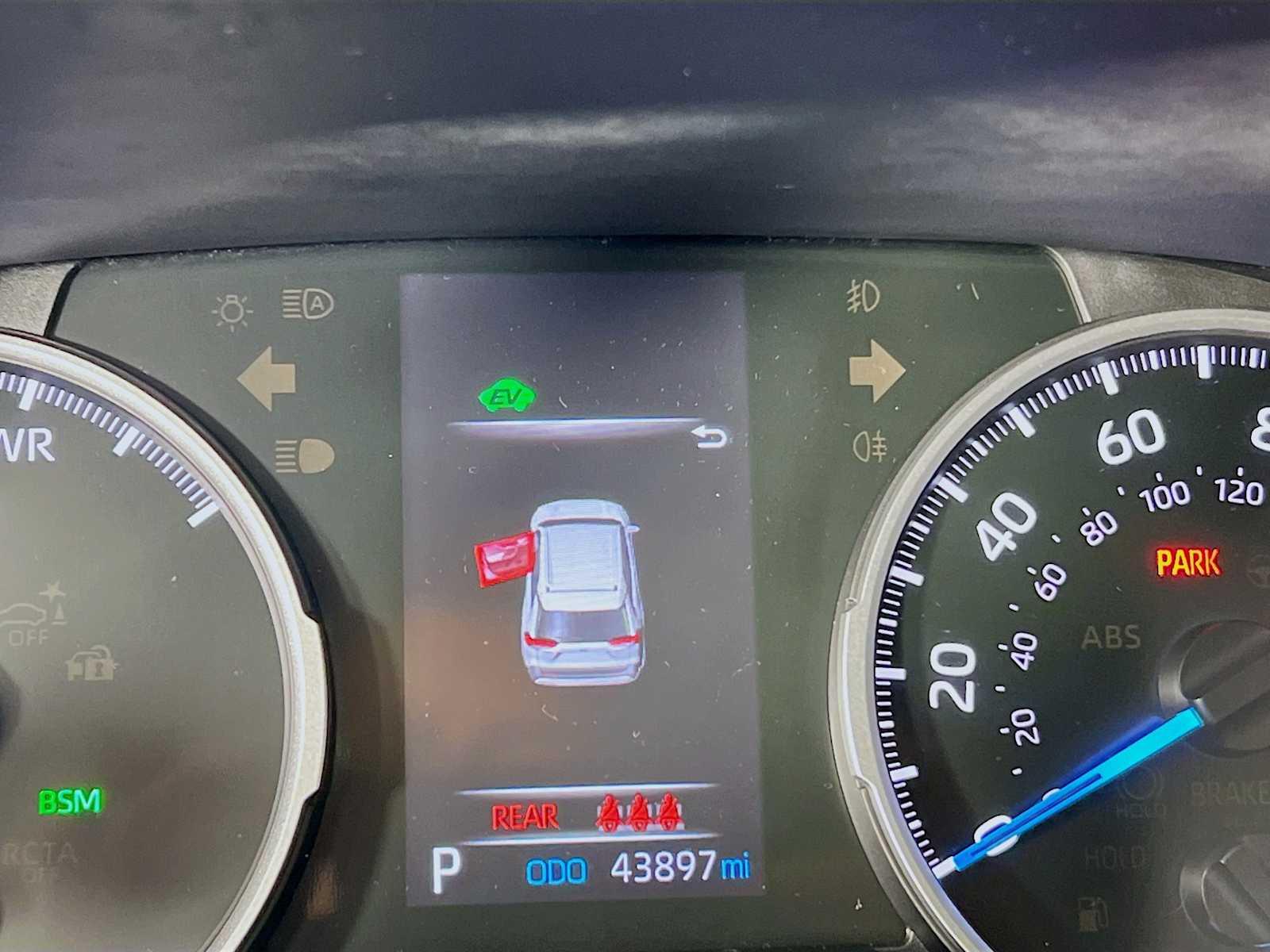 2021 Toyota RAV4 Hybrid XLE - Photo 12