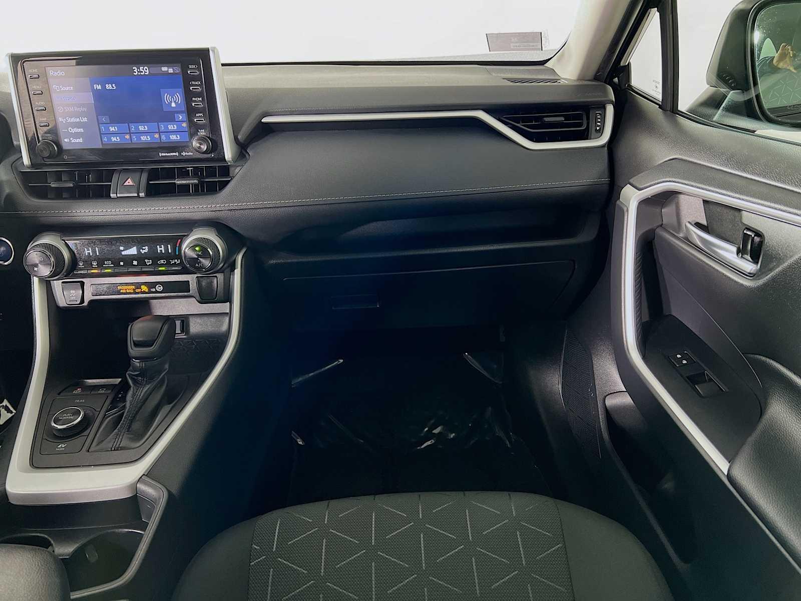 2021 Toyota RAV4 Hybrid XLE - Photo 23