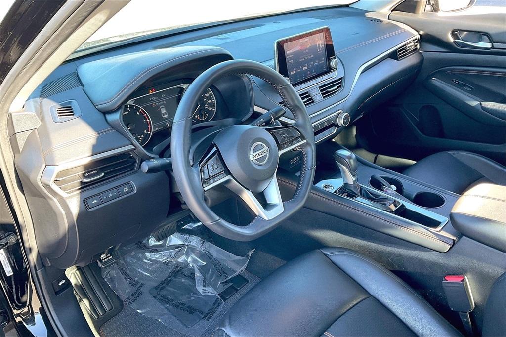 2021 Nissan Altima 2.0 SR - Photo 8