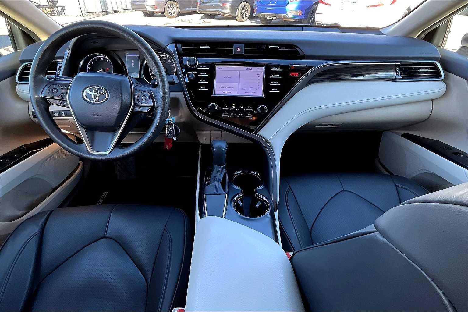 2019 Toyota Camry LE - Photo 34