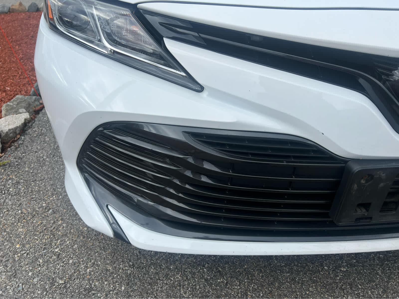 2019 Toyota Camry LE - Photo 4