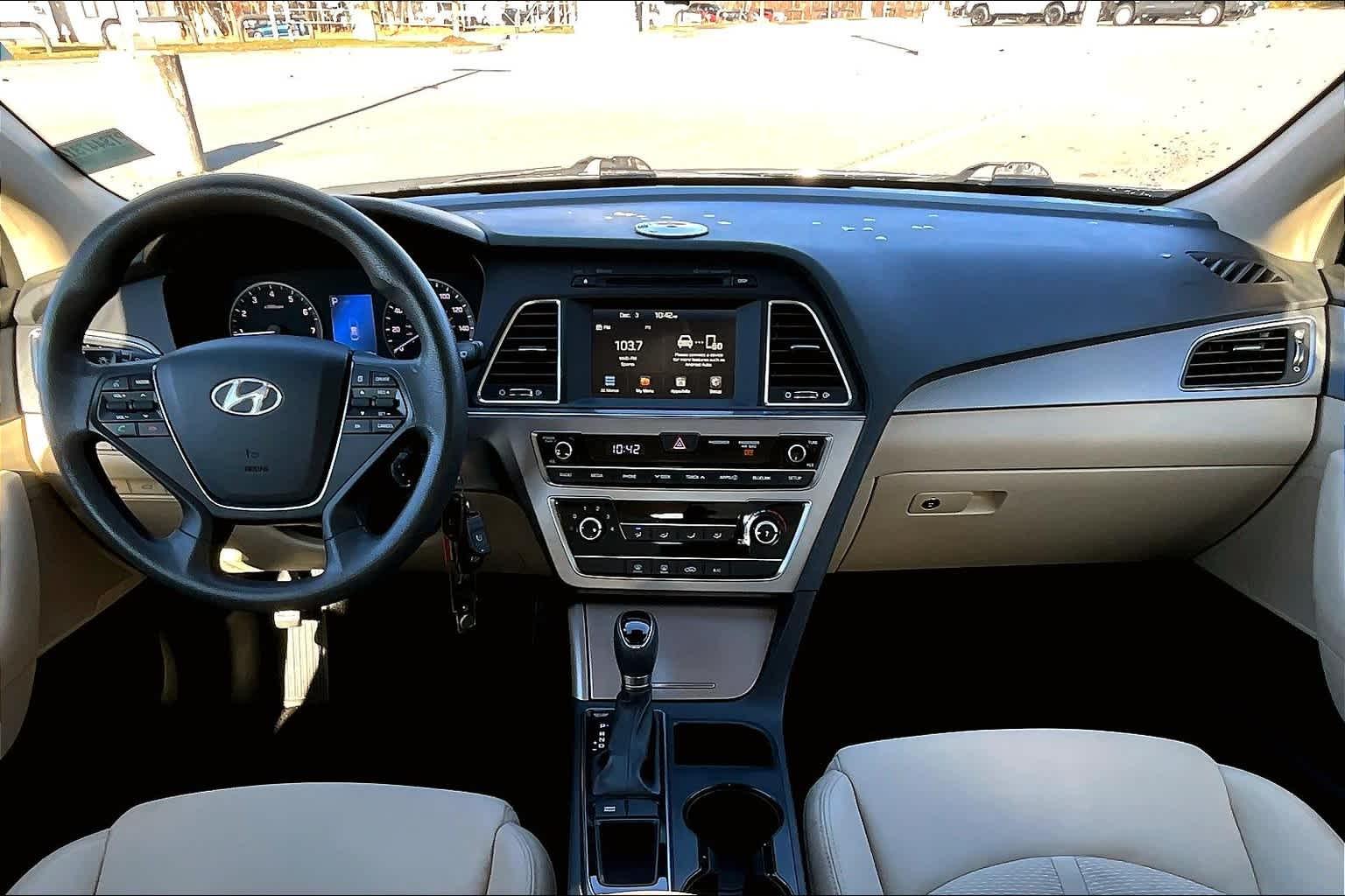 2016 Hyundai Sonata 2.4L SE - Photo 21