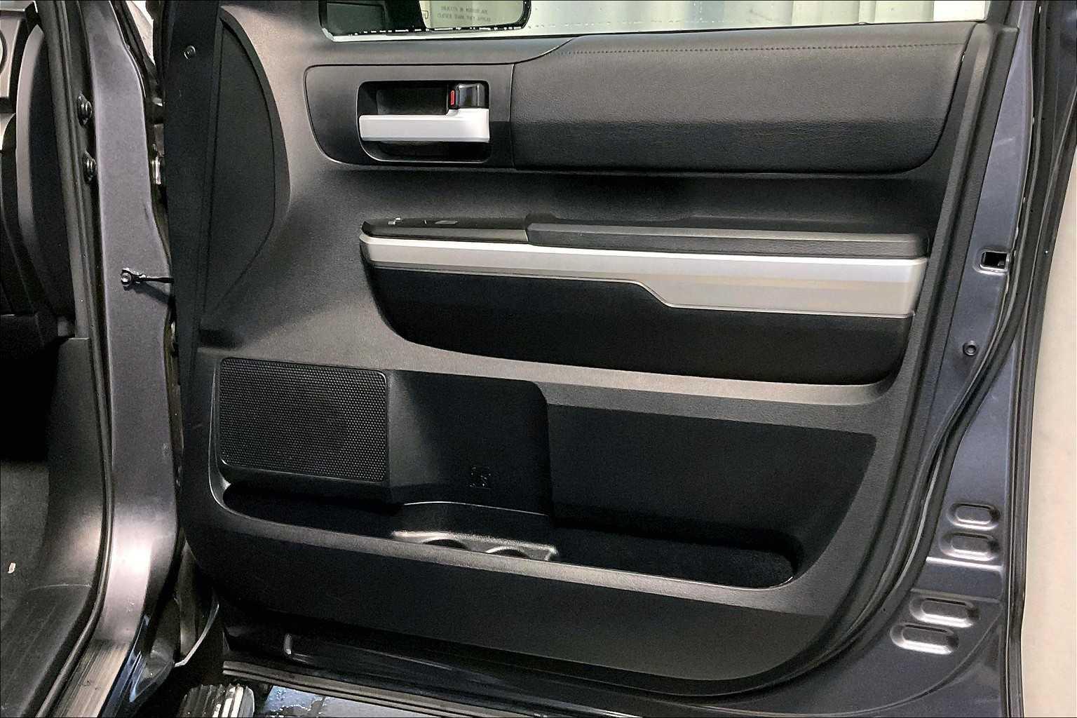 2017 Toyota Tundra SR5 - Photo 12