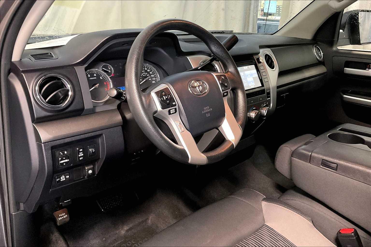 2017 Toyota Tundra SR5 - Photo 8