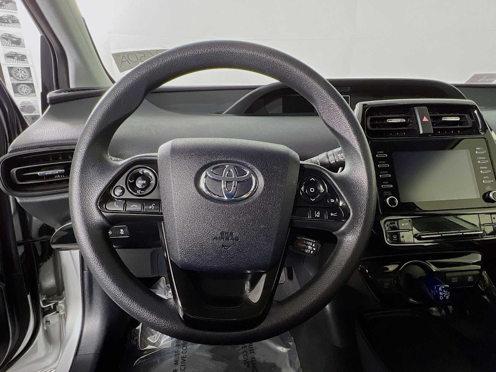 2020 Toyota Prius LE - Photo 11