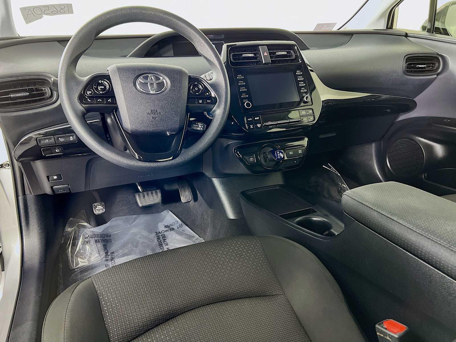 2020 Toyota Prius LE - Photo 9