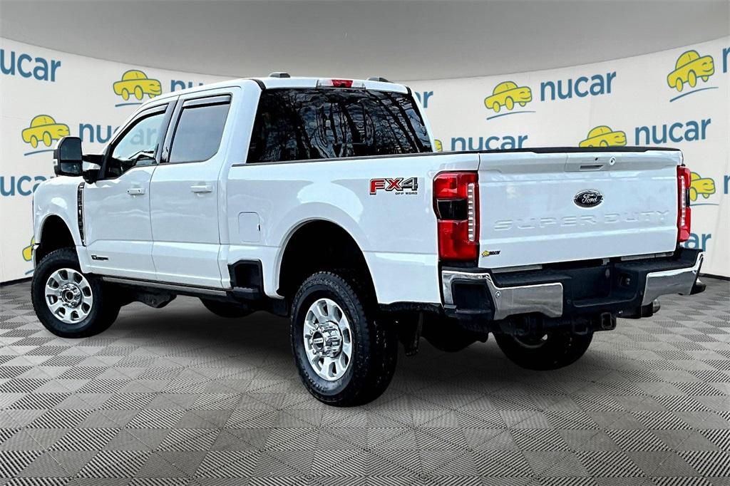 2023 Ford F-350SD Lariat - Photo 4