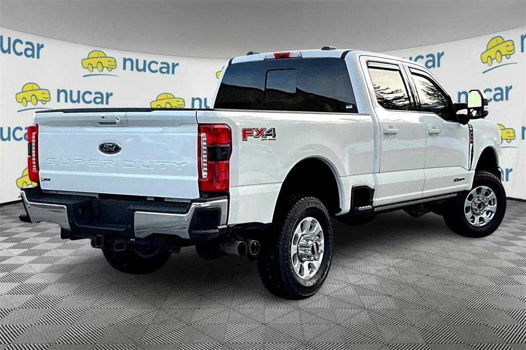 2023 Ford F-350SD Lariat - Photo 6