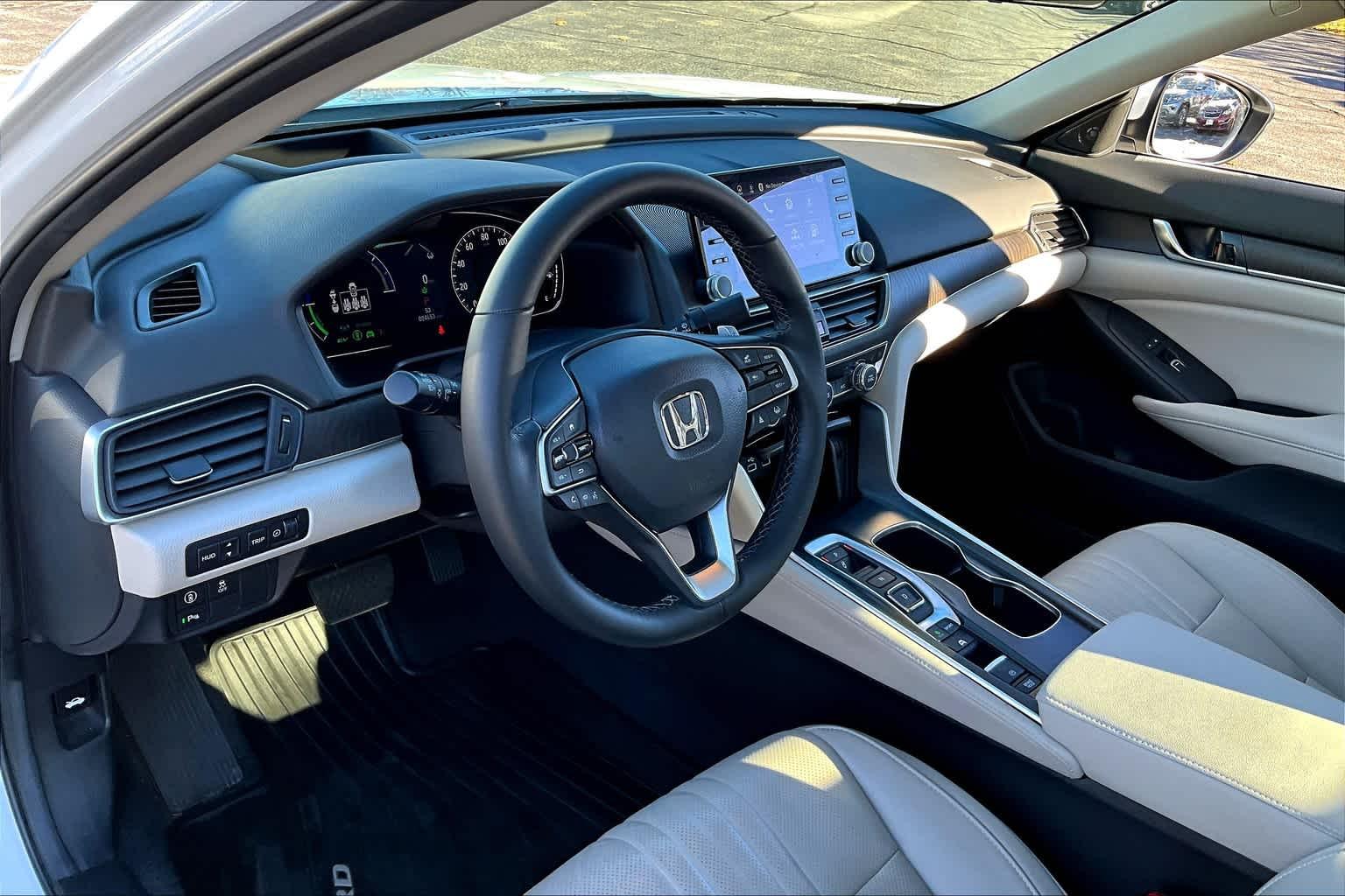 2022 Honda Accord Hybrid Touring - Photo 8