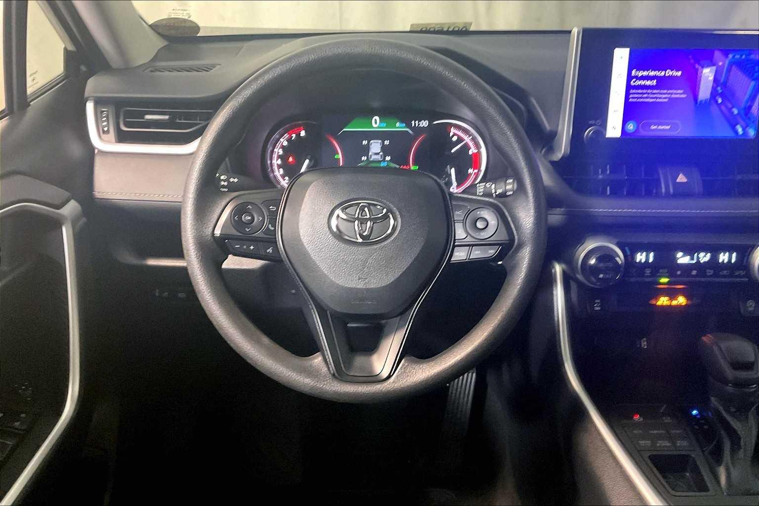 2023 Toyota RAV4 XLE - Photo 18