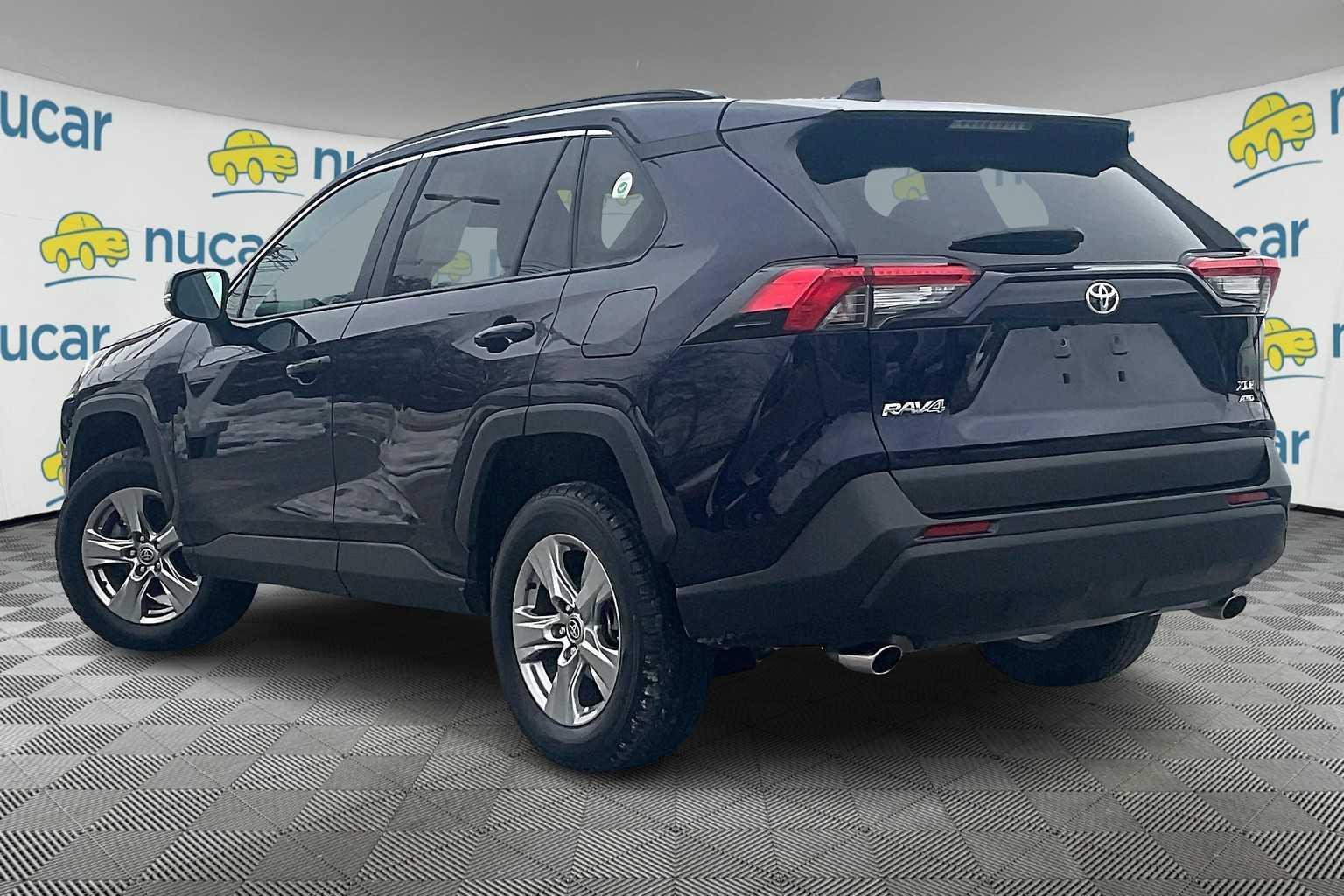 2023 Toyota RAV4 XLE - Photo 4