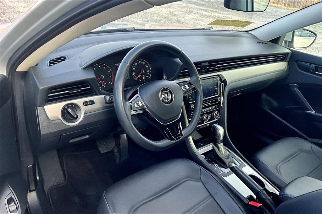 2021 Volkswagen Passat 2.0T SE - Photo 8