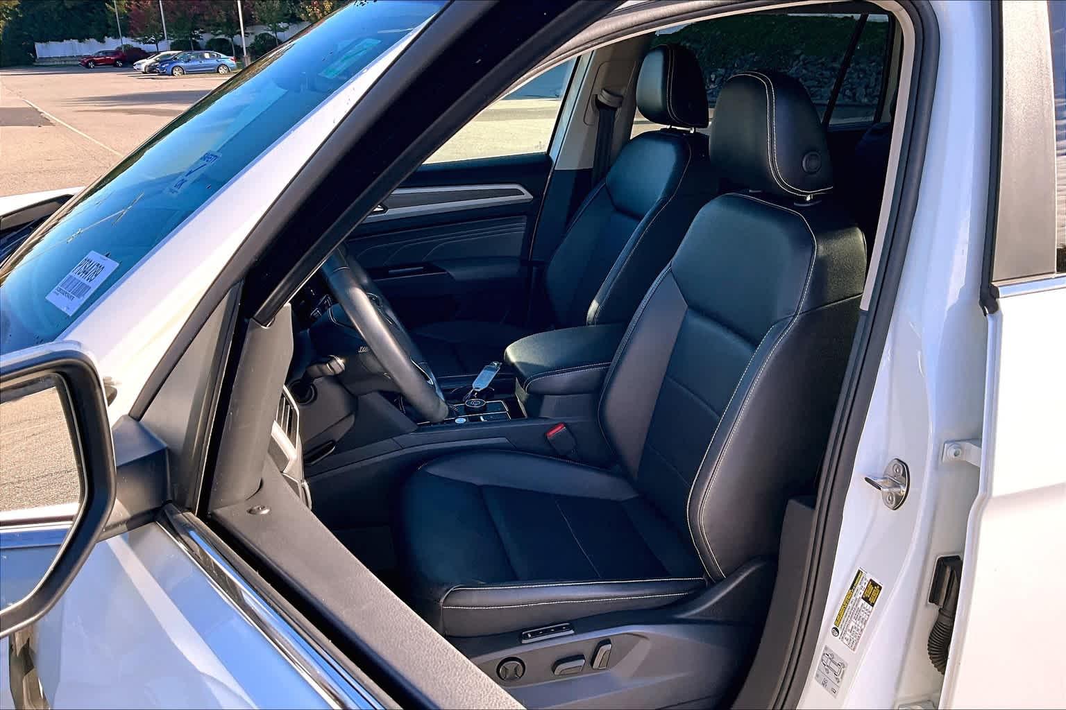 2021 Volkswagen Atlas 3.6L V6 SEL - Photo 10