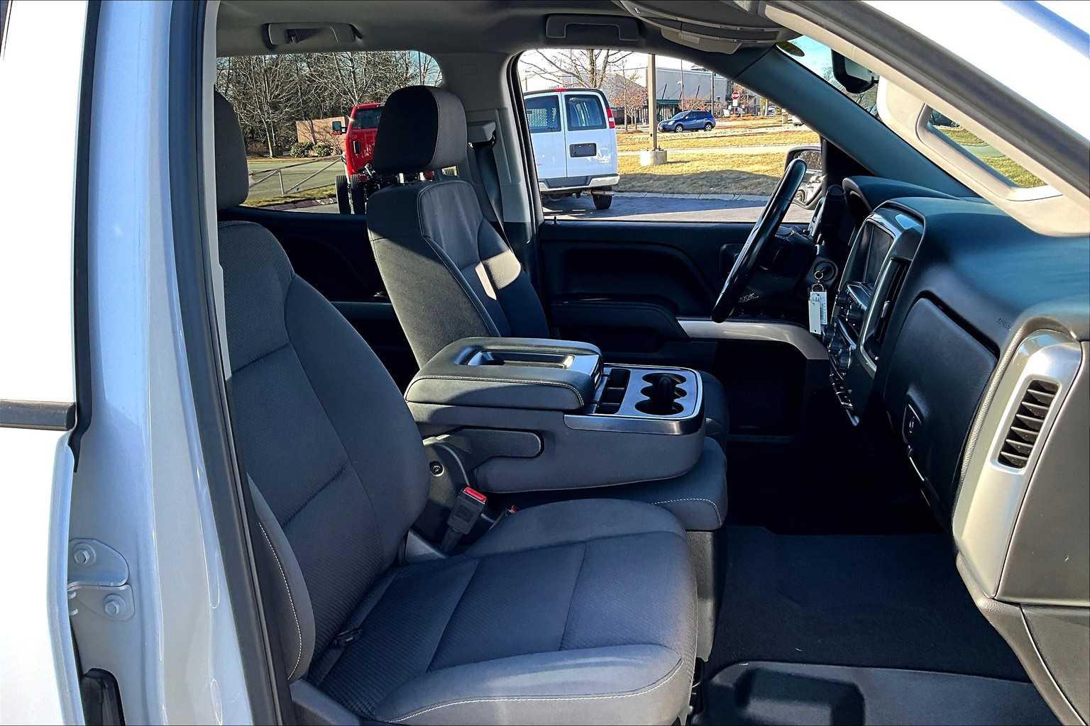 2018 Chevrolet Silverado 1500 LT - Photo 11