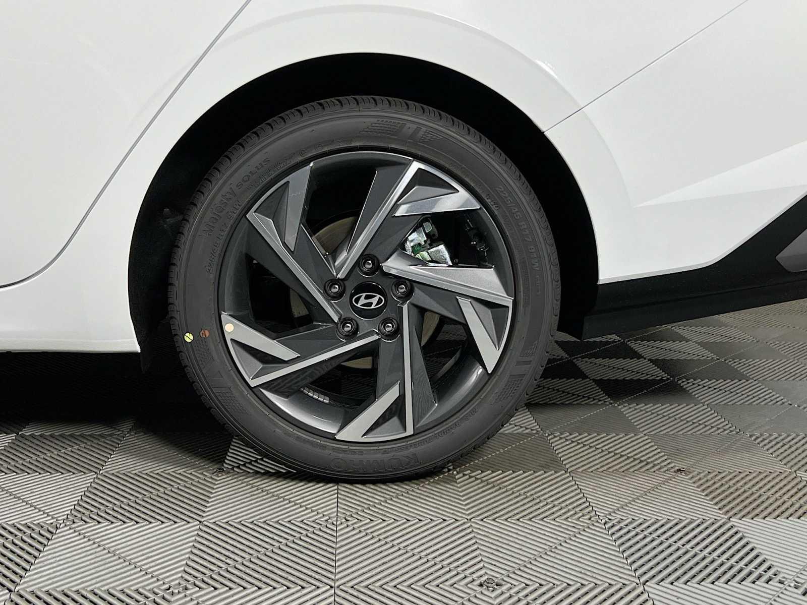 2024 Hyundai Elantra SEL - Photo 19