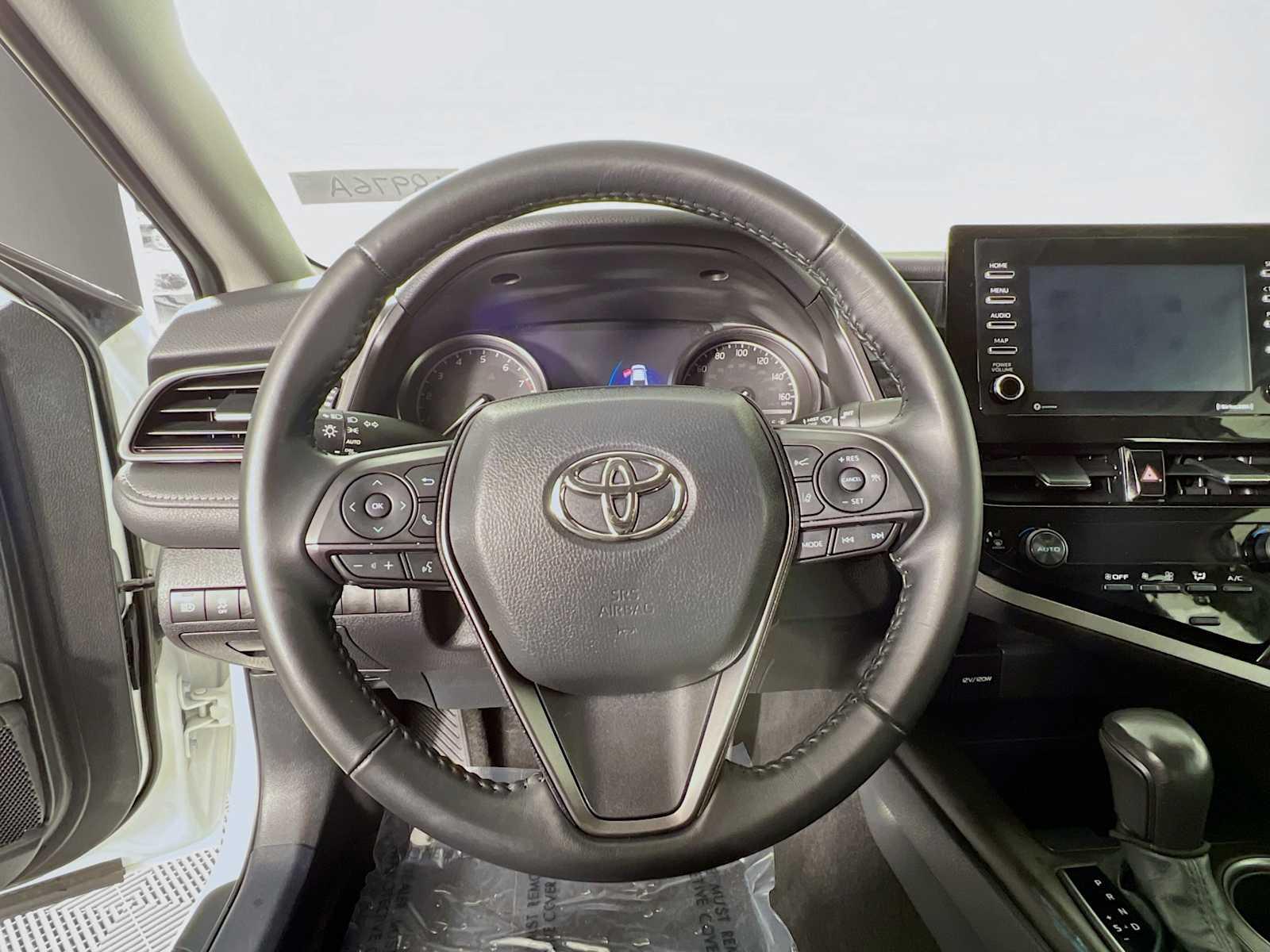 2022 Toyota Camry SE - Photo 11