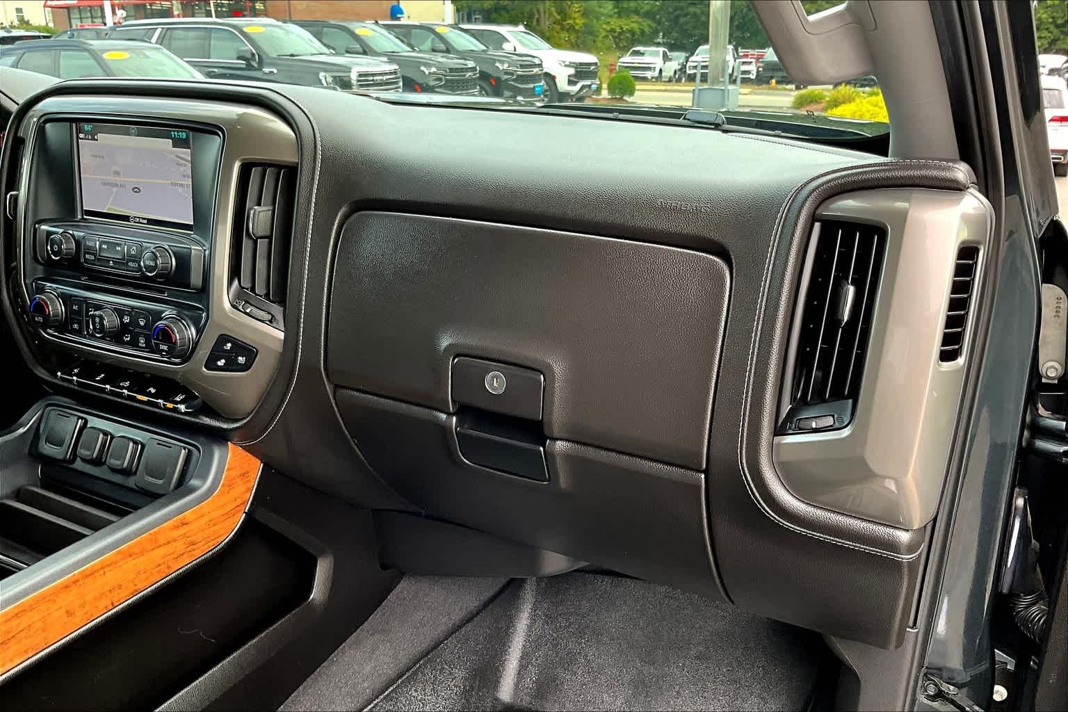 2019 Chevrolet Silverado 2500HD High Country 4WD Crew Cab 153.7 - Photo 13