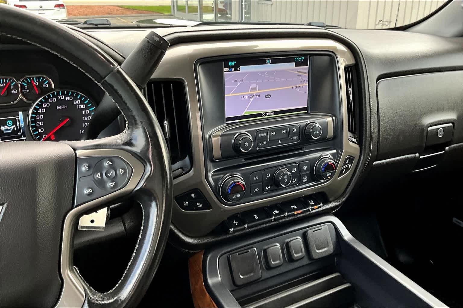 2019 Chevrolet Silverado 2500HD High Country 4WD Crew Cab 153.7 - Photo 18