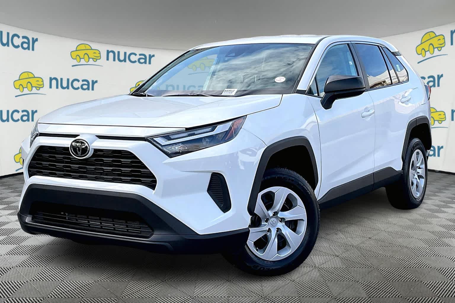 2024 Toyota RAV4 LE - Photo 3