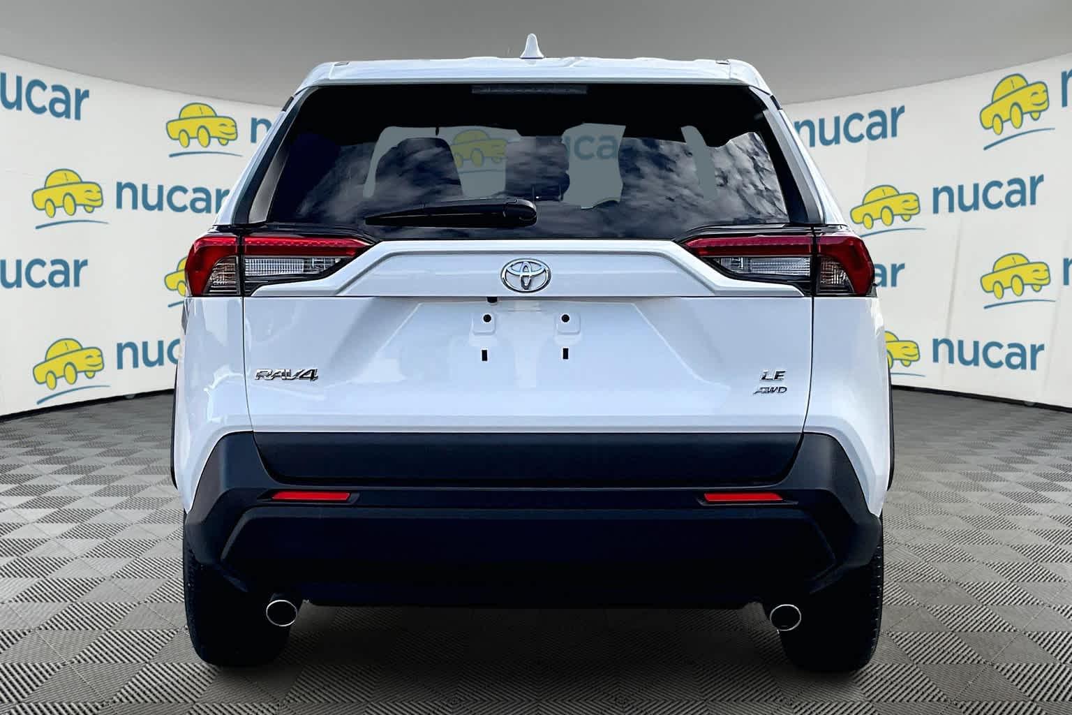 2024 Toyota RAV4 LE - Photo 5