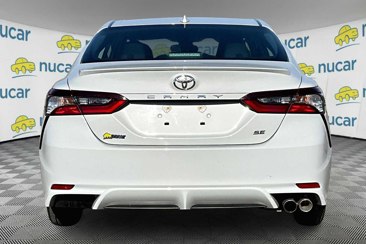 2022 Toyota Camry SE - Photo 5